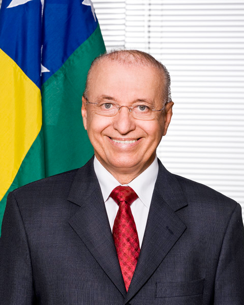 Senador Antonio Carlos Valadares (PSB/SE) e outros.