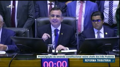 Promulgada primeira reforma tributária do regime democrático no Brasil